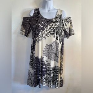 Manuhealii open shoulder dress M